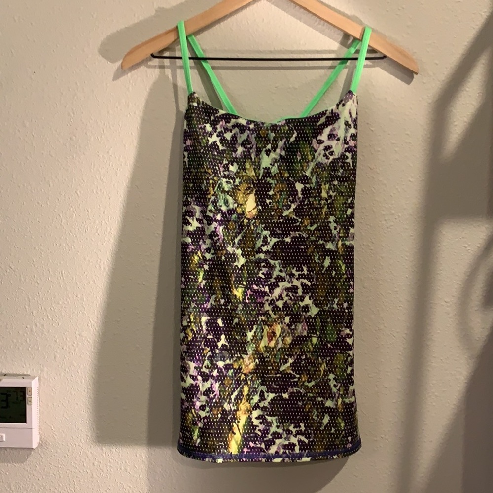 EUC lululemon workout tank